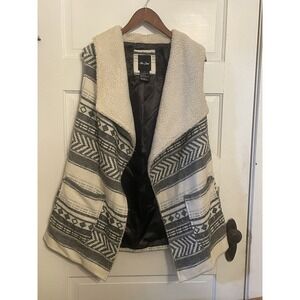Me Jane XL Tribal Pattern Open Front Vest Warm